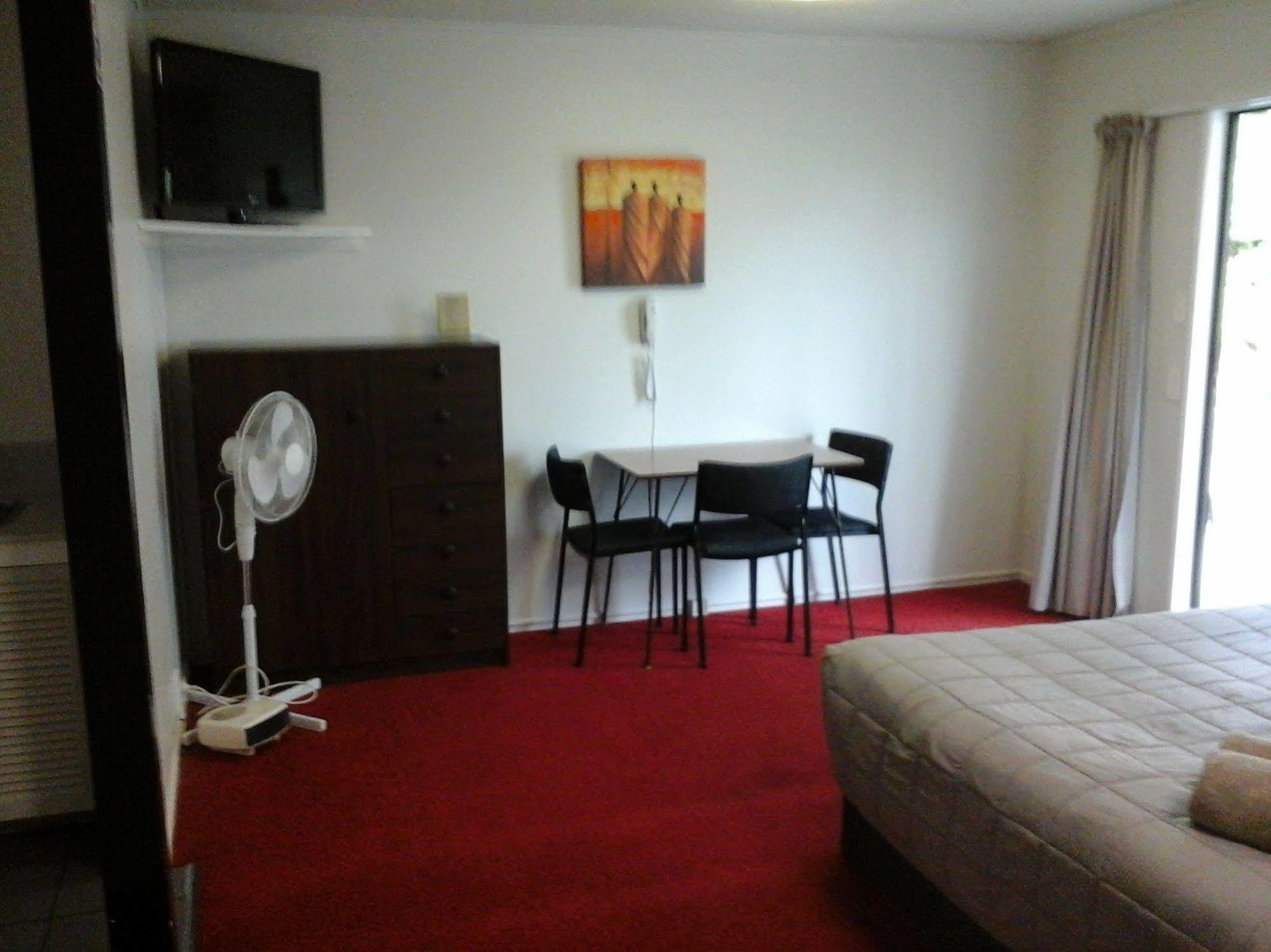ניו פלימות' Carrington Motel מראה חיצוני תמונה